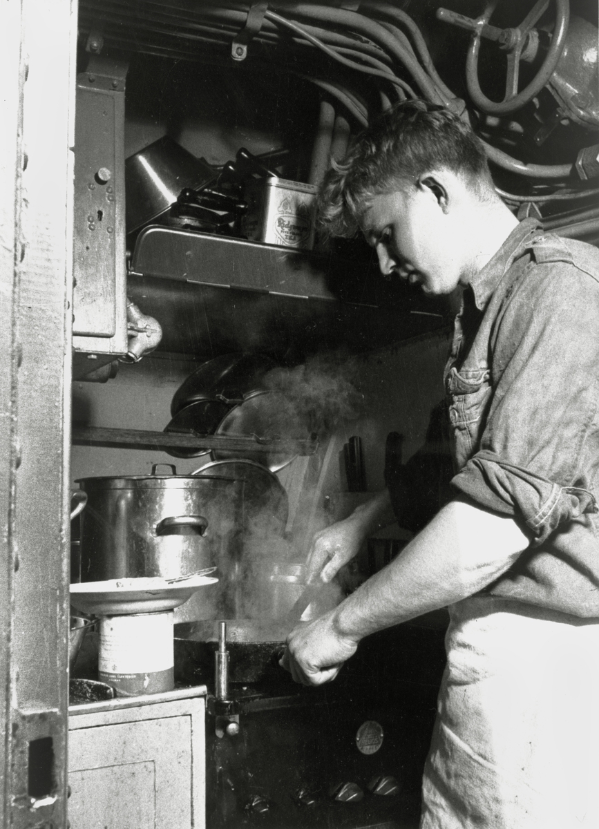 Köket på ubåten Neptun, år 1954.