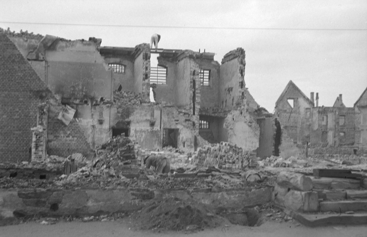 Bygningsruiner etter bombing 1940 (kopi)