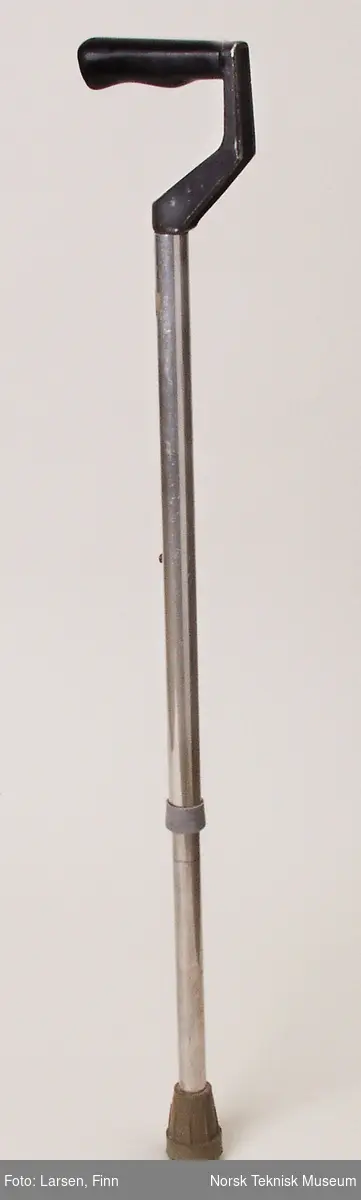 Aluminiumskrykke ("stokk") med høydejustering, og gummisåle.