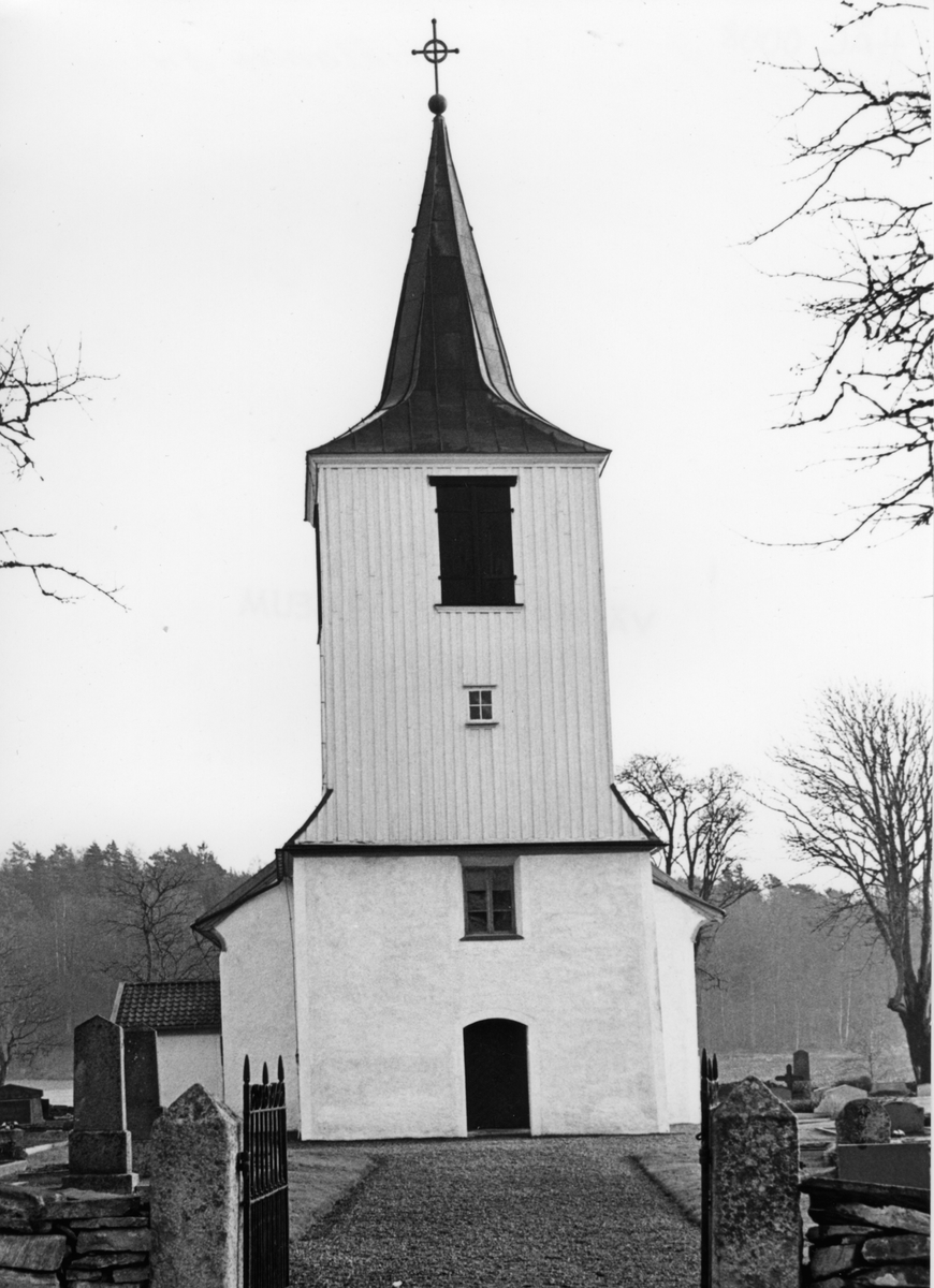Hålanda kyrka