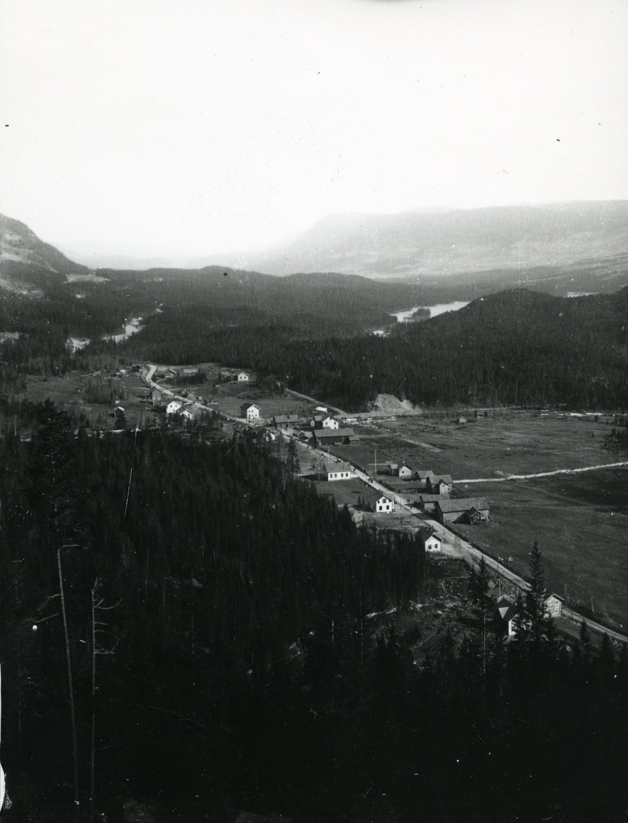 Oversiktsbilde over Leira, Nord-Aurdal. Bildet er tatt i 1905