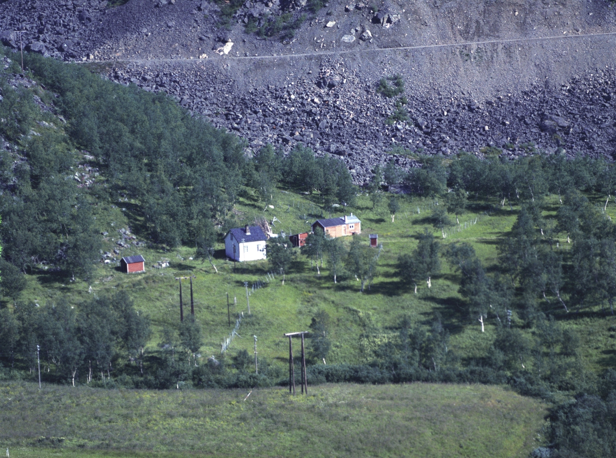 Flyfoto fra Friarfjord. Negativ nr. 122671.