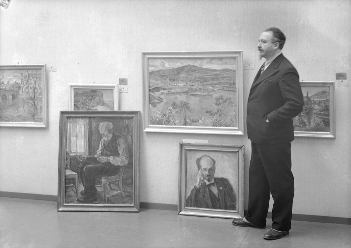 Carl Lønseth med malerier i Trondhjems Kunstforening