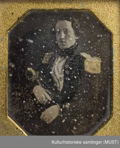Portrett av Jacob Kielland (1825-1889) iført uniform. Bildet er ant. fra ca. 1850.