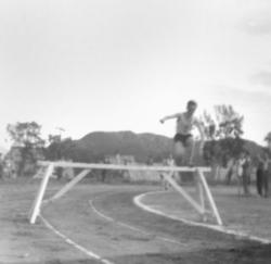 "Fra det Nord-Norske mesterskap i friidrett 1954 i Harstad. 