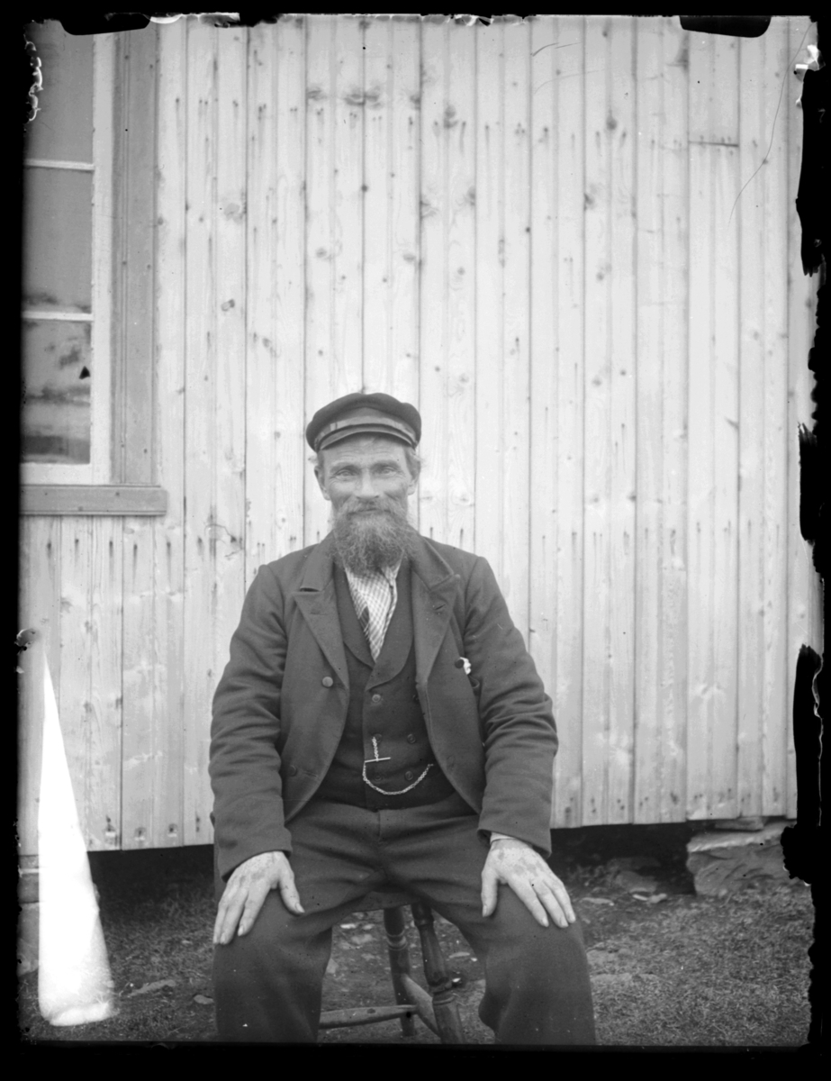 Johan Nilsen fra Molvik, fotografert i Makkaur