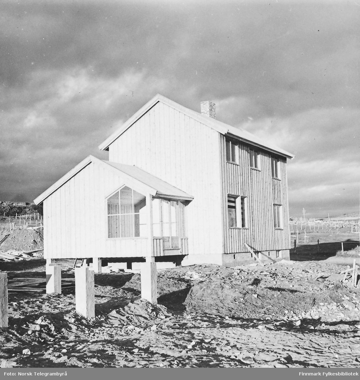 'Typehus ferdig oppført i Vadsø høsten 1946.'