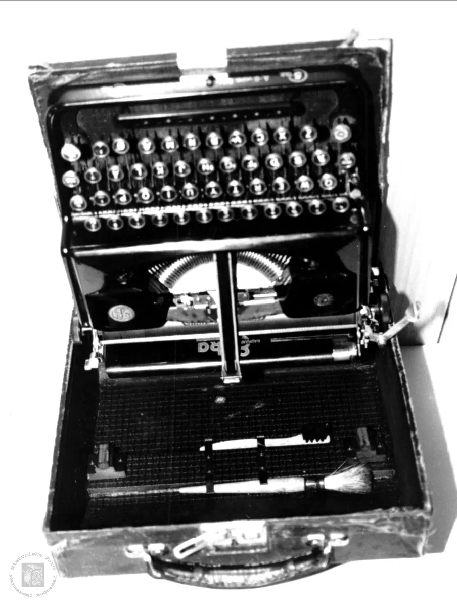 Den første skrivemaskin i Bjelland og Grindheim Sparebank