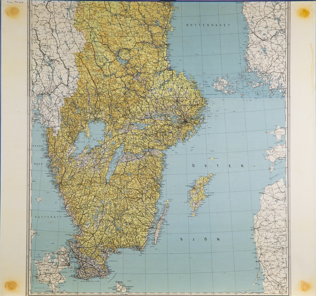 Karta över södra delen av Sverige uppsatt på en skiva