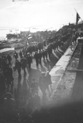 17. mai i Vadsø 1946  Havnegata, tatt ifra muren på den gang