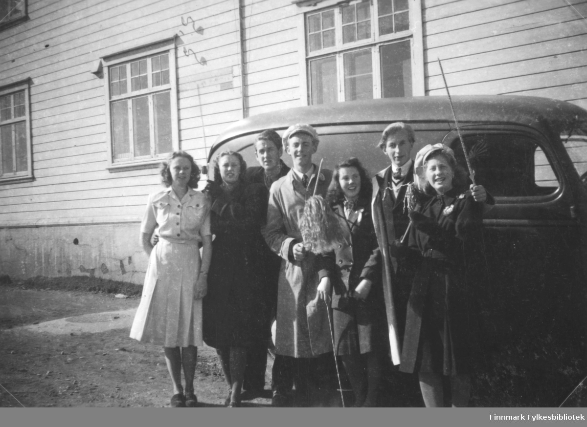 Gerd Lie fra Oslo(populært kalt søta) lærerinne, senere gift med politi Johan Schanke og flyttet til Stavanger, Anny Nicodemussen g.Hegg, Alf (Loffen)Olsen/Kvasbø(forfatter), Ingrid Ellila g.Bodin i Oslo, Torbjørn Pedersen, Randi Unsgård. 17, mai 1948.