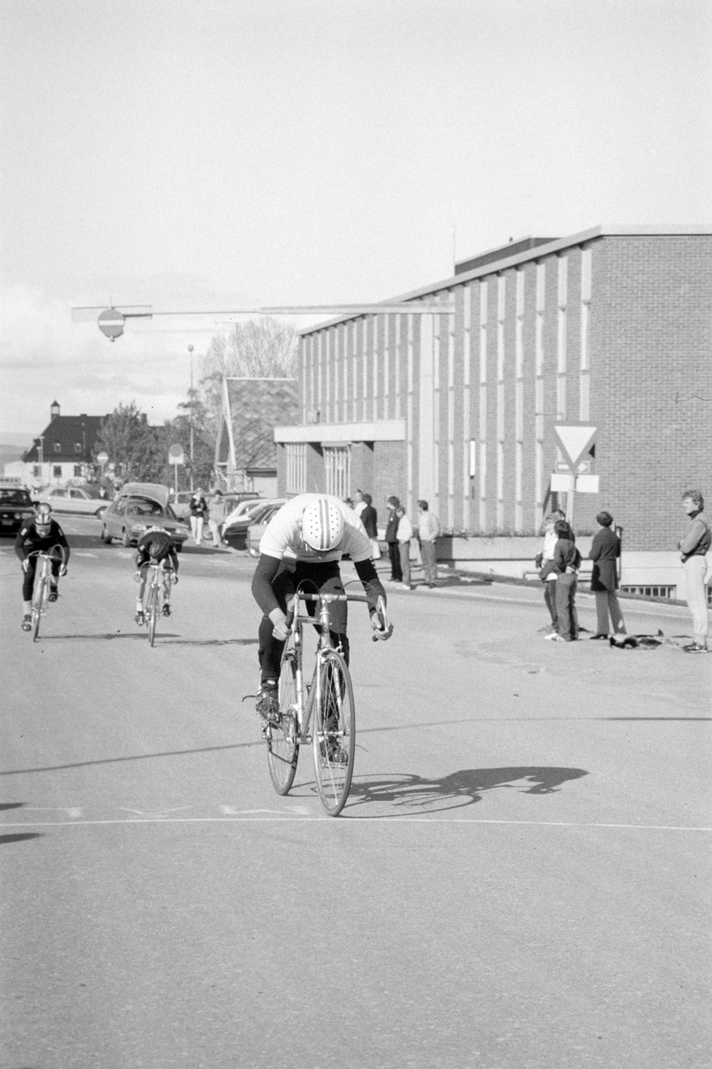 Sportssyklister i Hans Egedes gate.