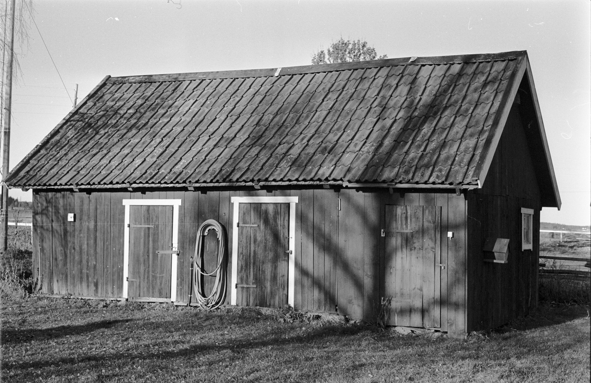 Uthus, Tjälinge 7:2, Haga, Skogs-Tibble socken, Uppland 1985