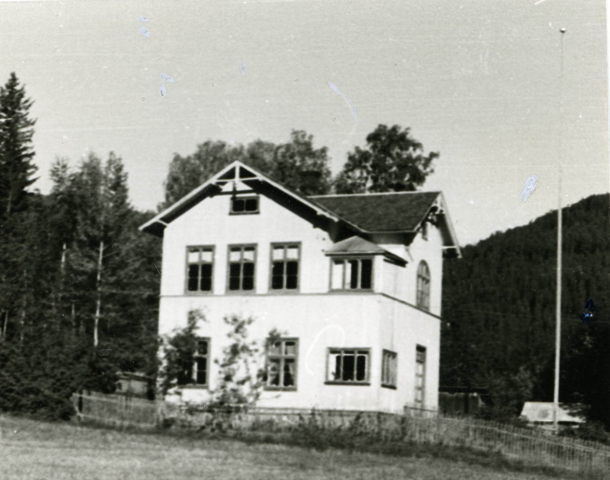 Garthus skule, Sør-Aurdal.
