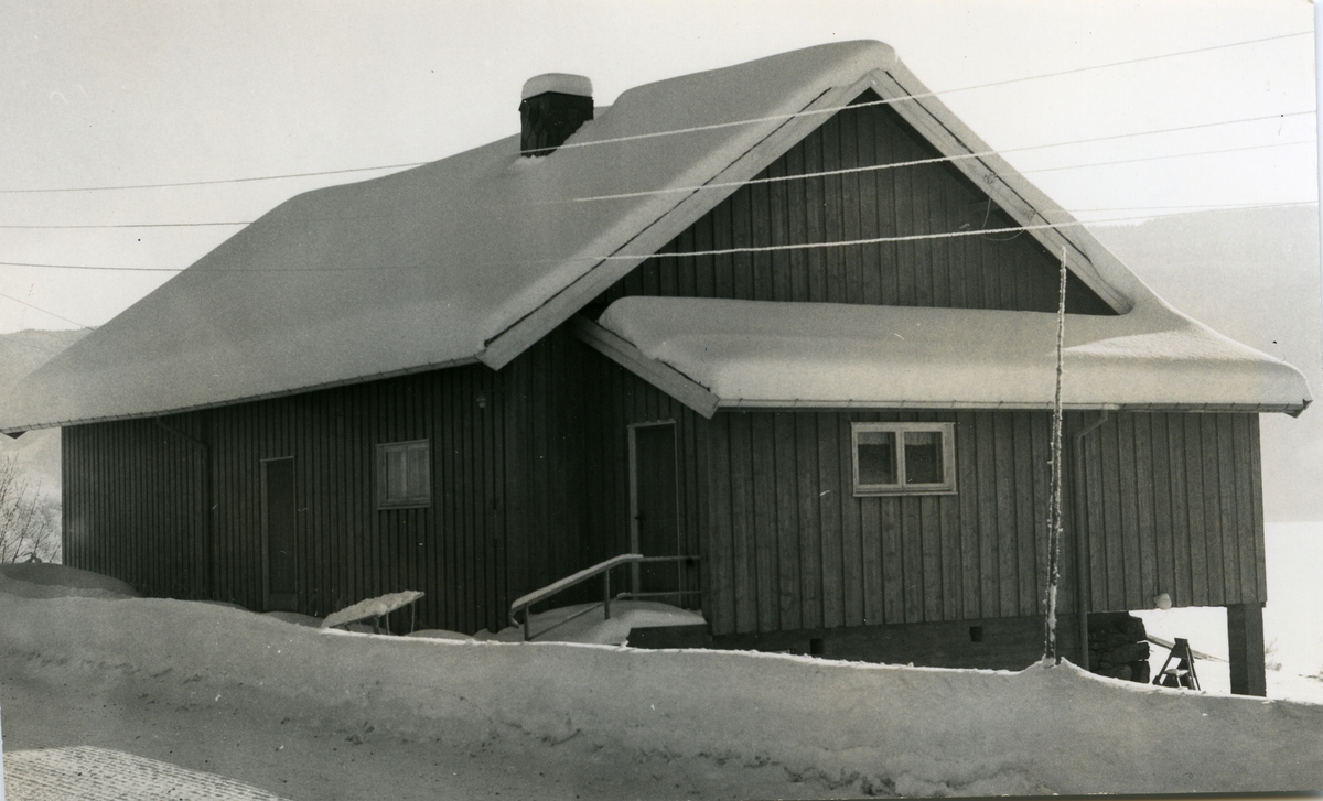 Strand bedehus i Nord-Aurdal kommune i Valdres.
Bedehuset ble pusset opp i 1956.