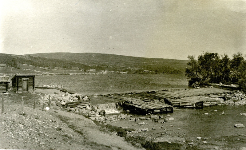 Historisk fotografi av Hittersjødammen