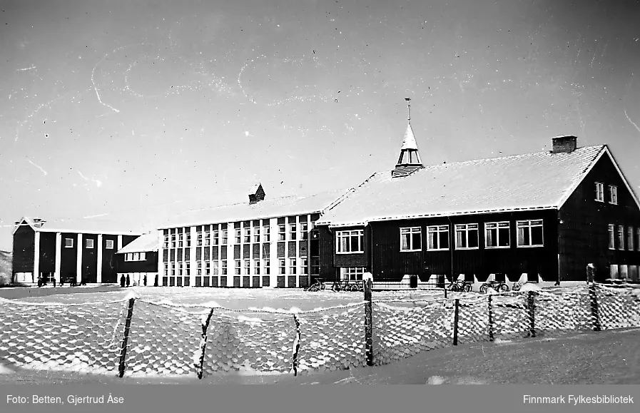 Seida internat og skole fotografert på vinter i 1956.