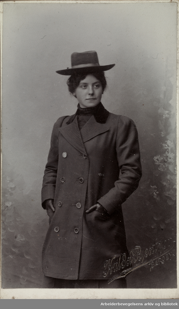 Rachel Helland (senere Grepp) (1879-1961), rundt 1900.