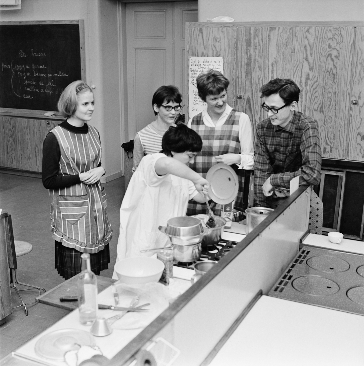 Folke Bernadottehemmet, matlagning, Uppsala, februari 1964