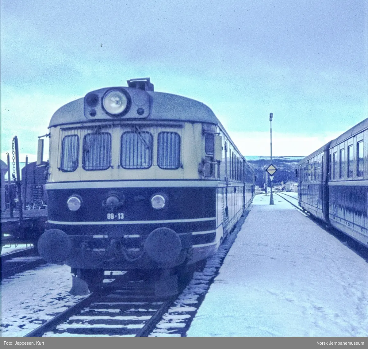 Dieselmotorvognsett type 88 på Røros stasjon
