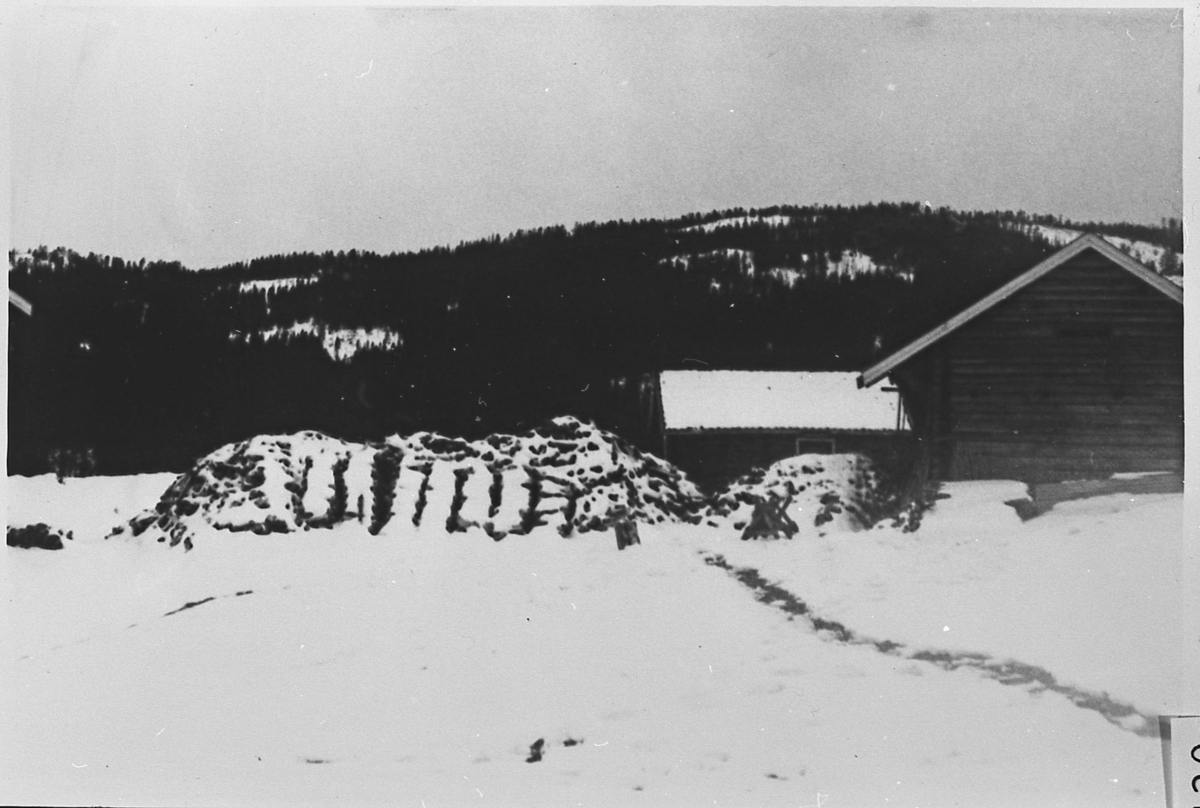 Vinterved i Setra på Grenskogen, 1942.