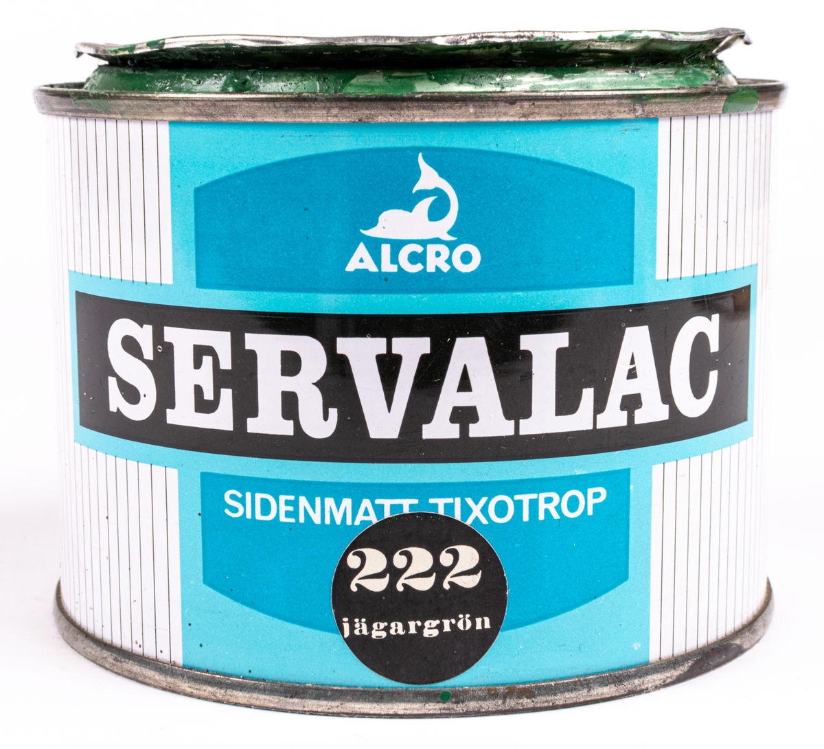 En plåtburk med målarfärg från Alcro. Servalac -Sidenmatt Tixotrop - nr 222 "Jägargrön".