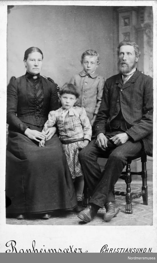 Venner, naboer. Foto: Ranheimsæter. Familie og venner, familien ...