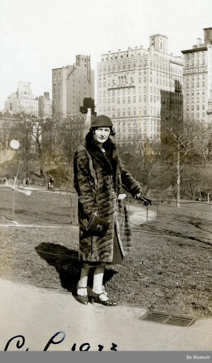 Mari Sv. Myhre i Central Park, New York 1933