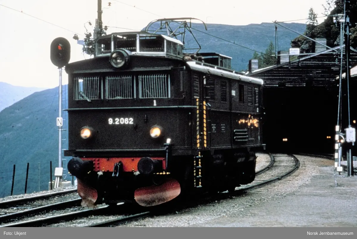Elektrisk lokomotiv El 9 2062 på Myrdal stasjon