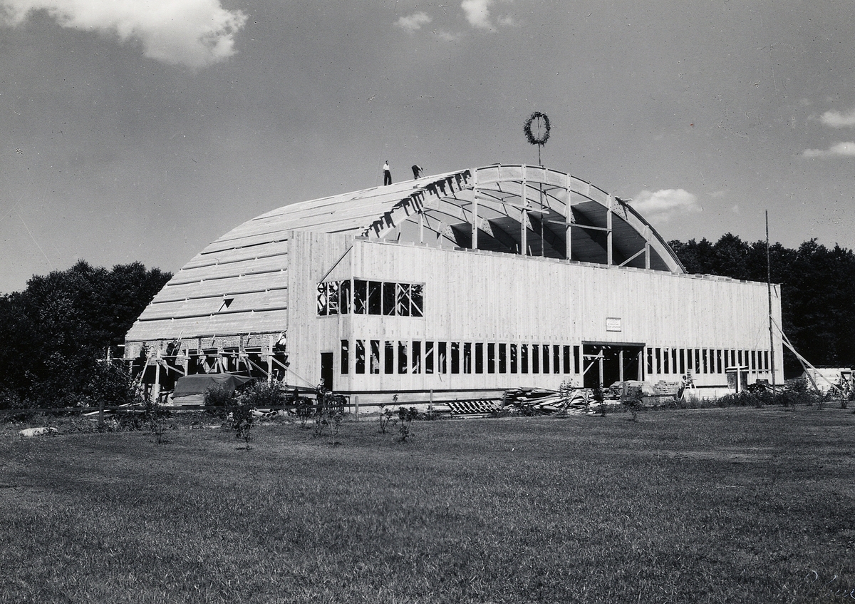 Tennishallen (idrottshallen) i Växjö, under uppbyggnad. 1938.