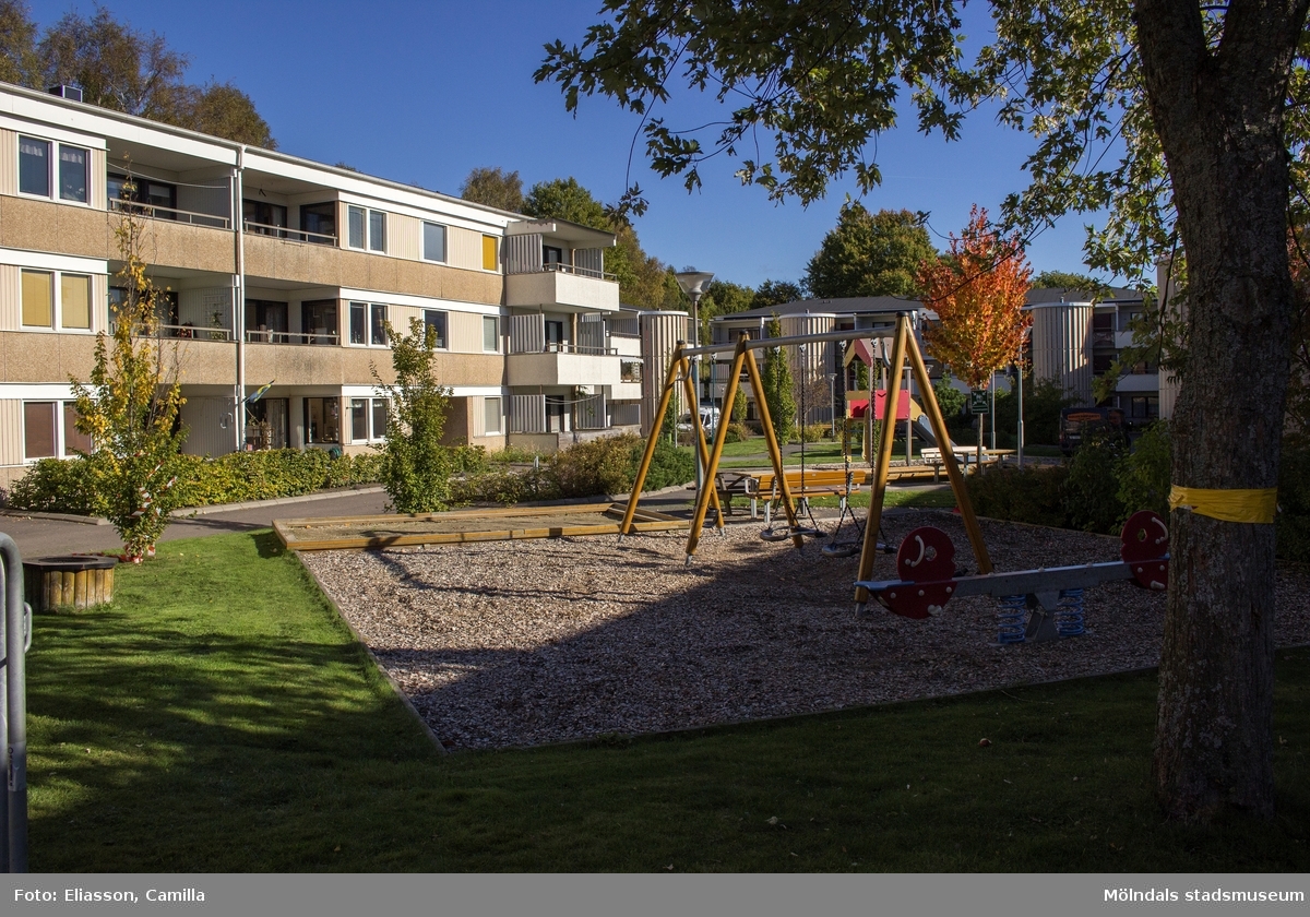 Lekplats på innergård i bostadsområdet Smörkullegården i Lindome, den 4 oktober 2016.
