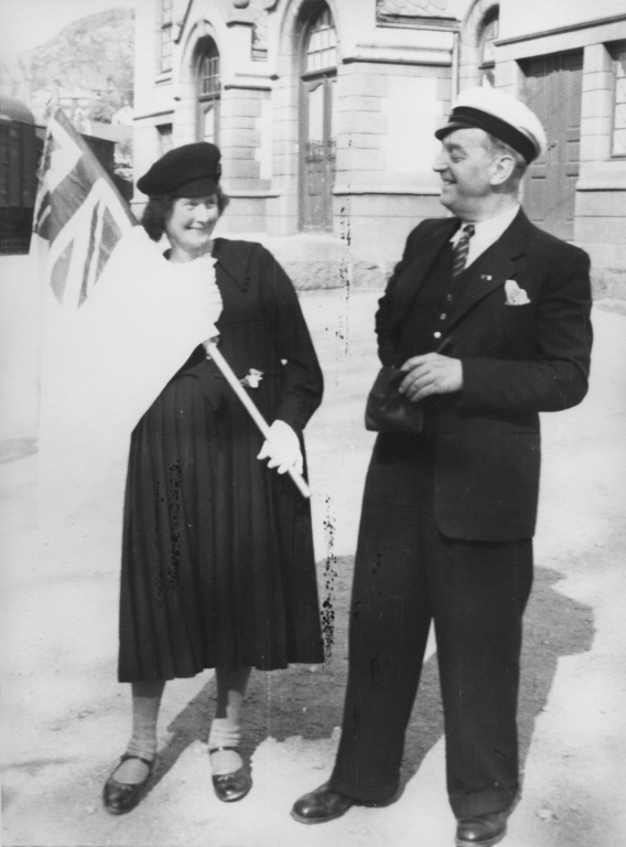 Tulla Westen og Erling Faber Torjusen, 17. mai 1947.
