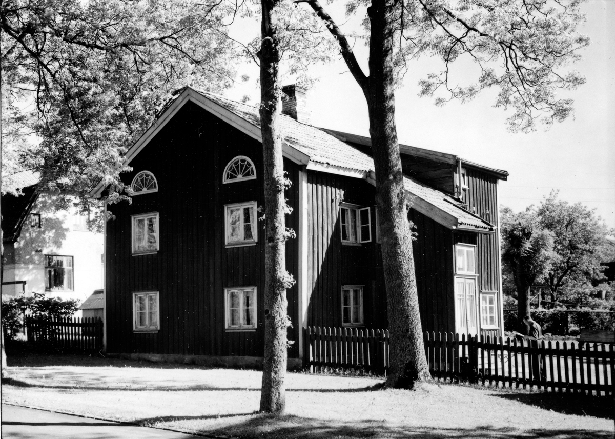 Östertullsgatan 8, stadsäga 164. Från NM:s byggnadsinventering 1957.