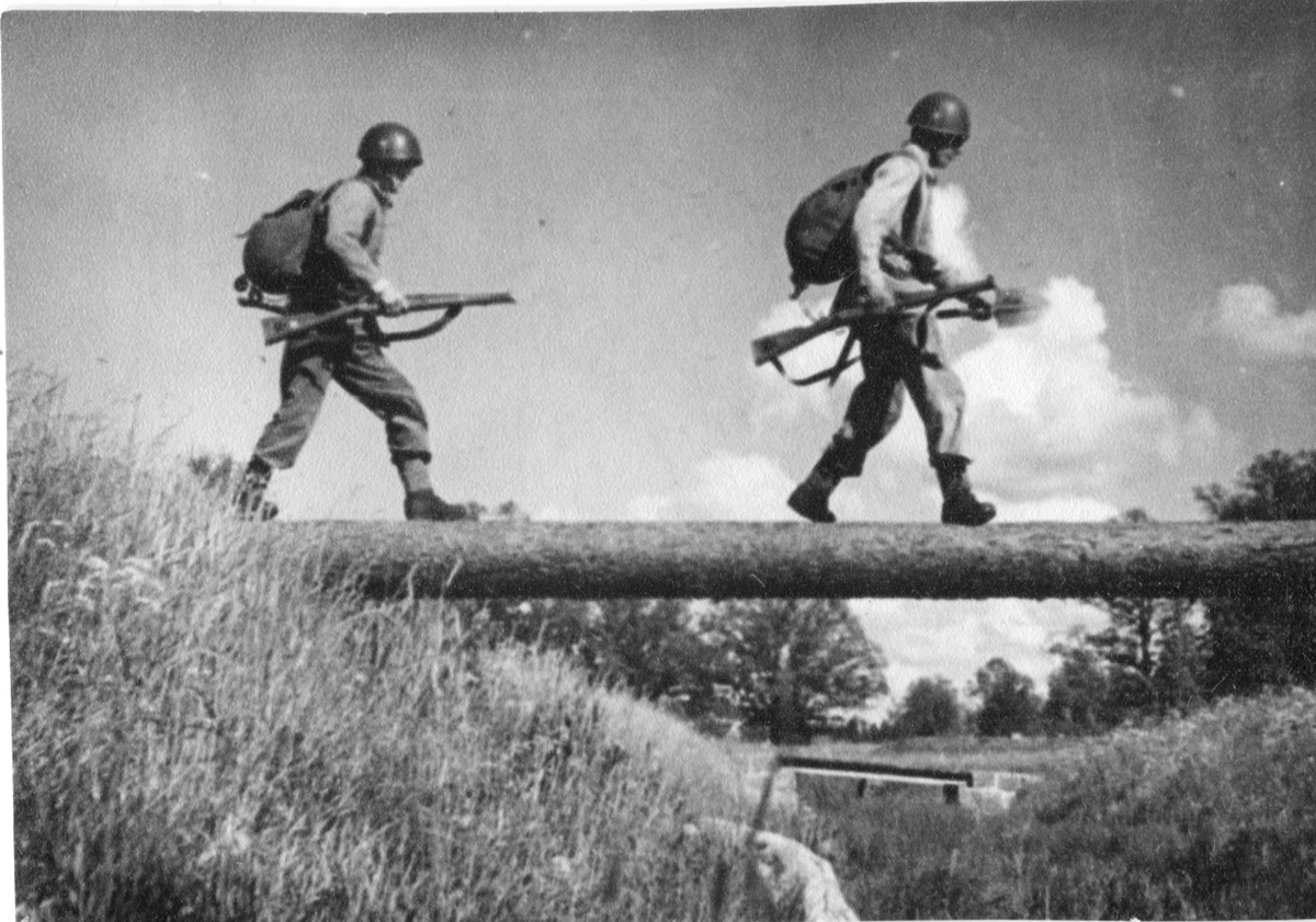 Övning vid hindergården I 4. 1940-50 tal.
