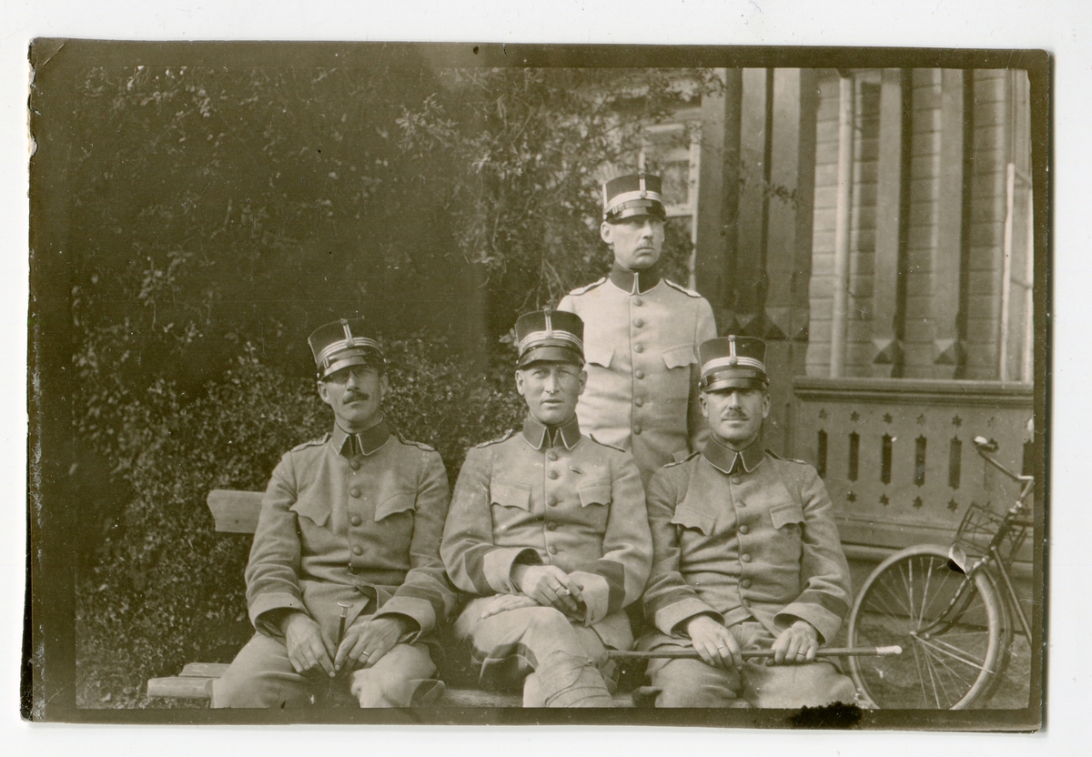 I 5 II bataljon kompanichef, rep.övning 1920.
Stående: Stenbock (se även bild 2)
