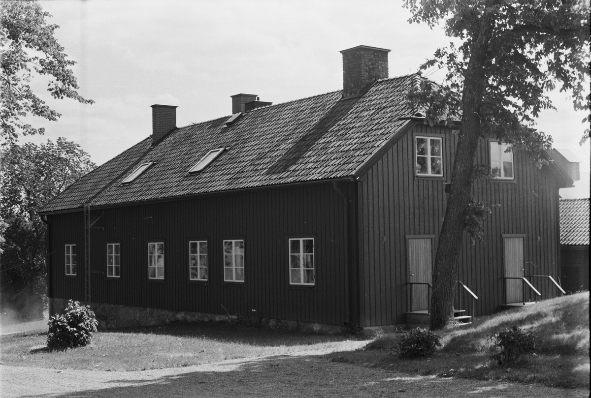 Flygelbyggnad, Brunna 1:1, Brunna gård, Vänge socken, Uppland 1975