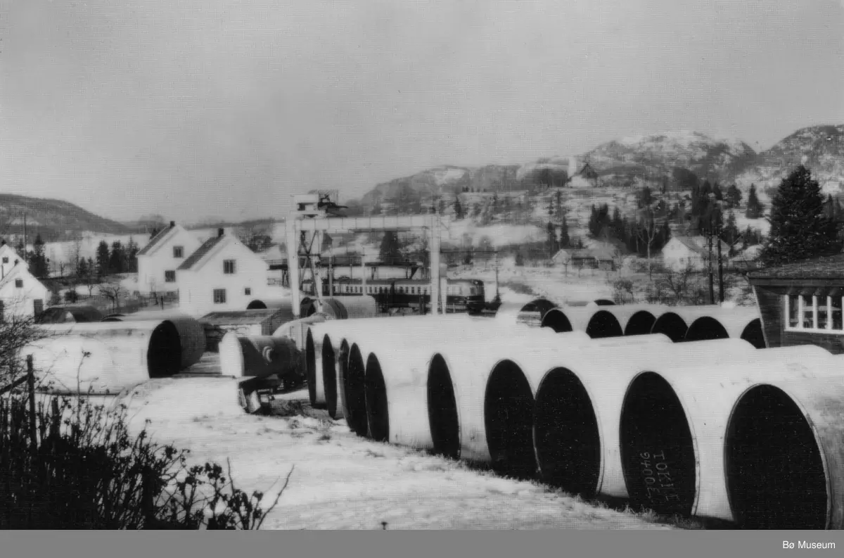 15 ulike motiv frå Bø stasjon. Fotograf: Øivind Eliassen. Kvaliteten er ...