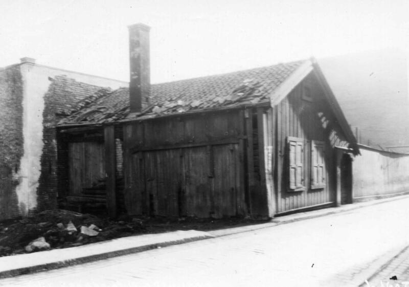 Chr. Kroghs gate 16 før riving i 1933. (Foto/Photo)