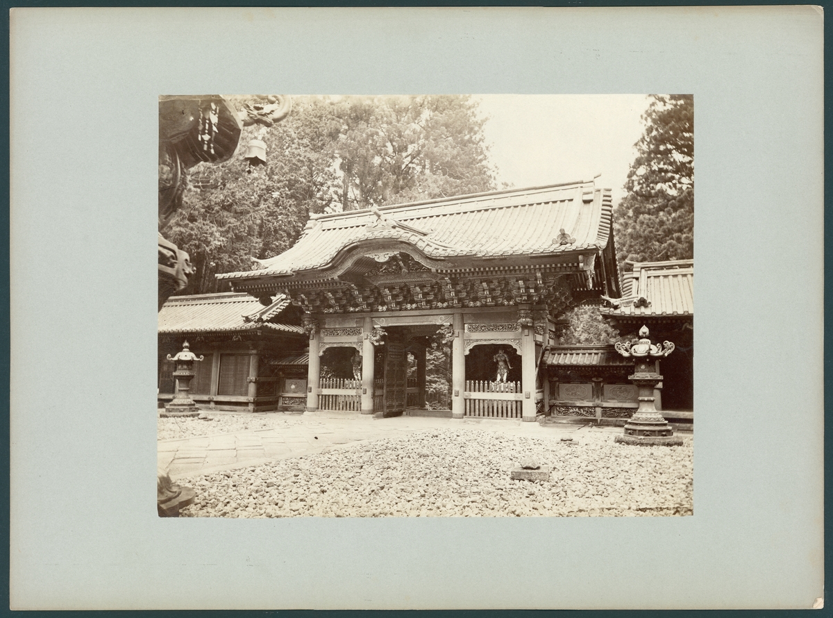 Bilden visar Rinno-ji-tempel som är del av shintohelgedomen i staden Nikko.