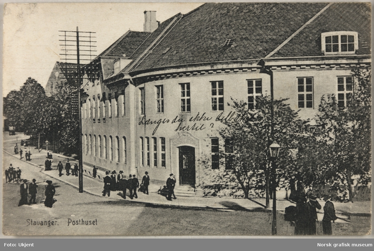 Postkort med bilde av posthuset i Stavanger.