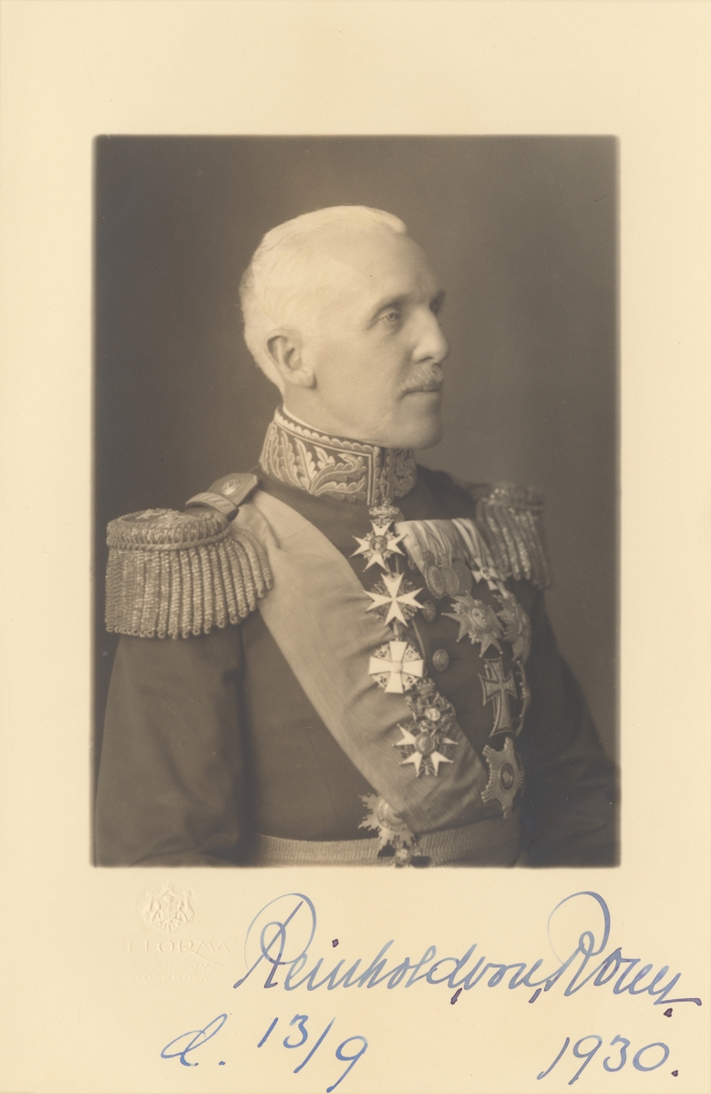 Porträtt av generallöjtnant Reinhold von Rosen, inspektör för kavalleriet 1922-30.

Se även bild AMA.0000875 och AMA.0008431.