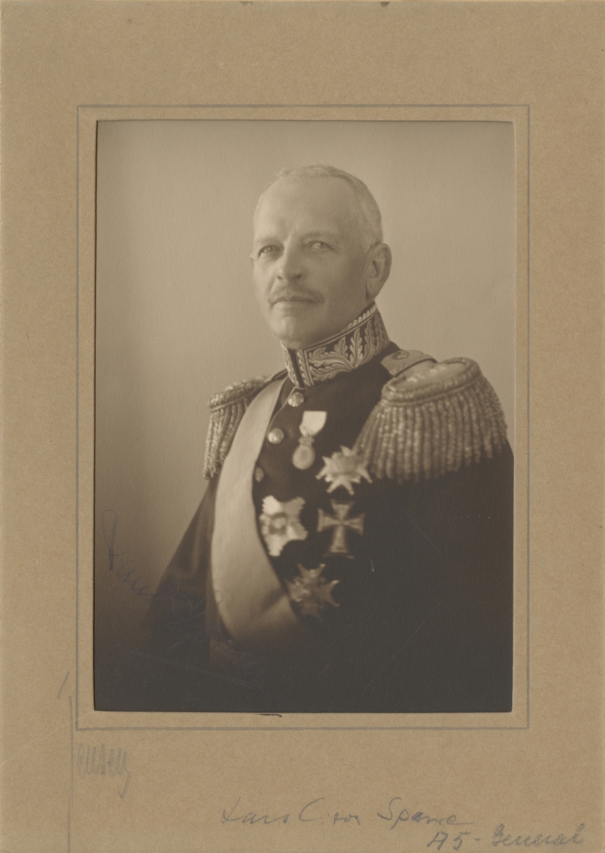 Porträtt av generallöjtnant Lars Carlsson Sparre.
