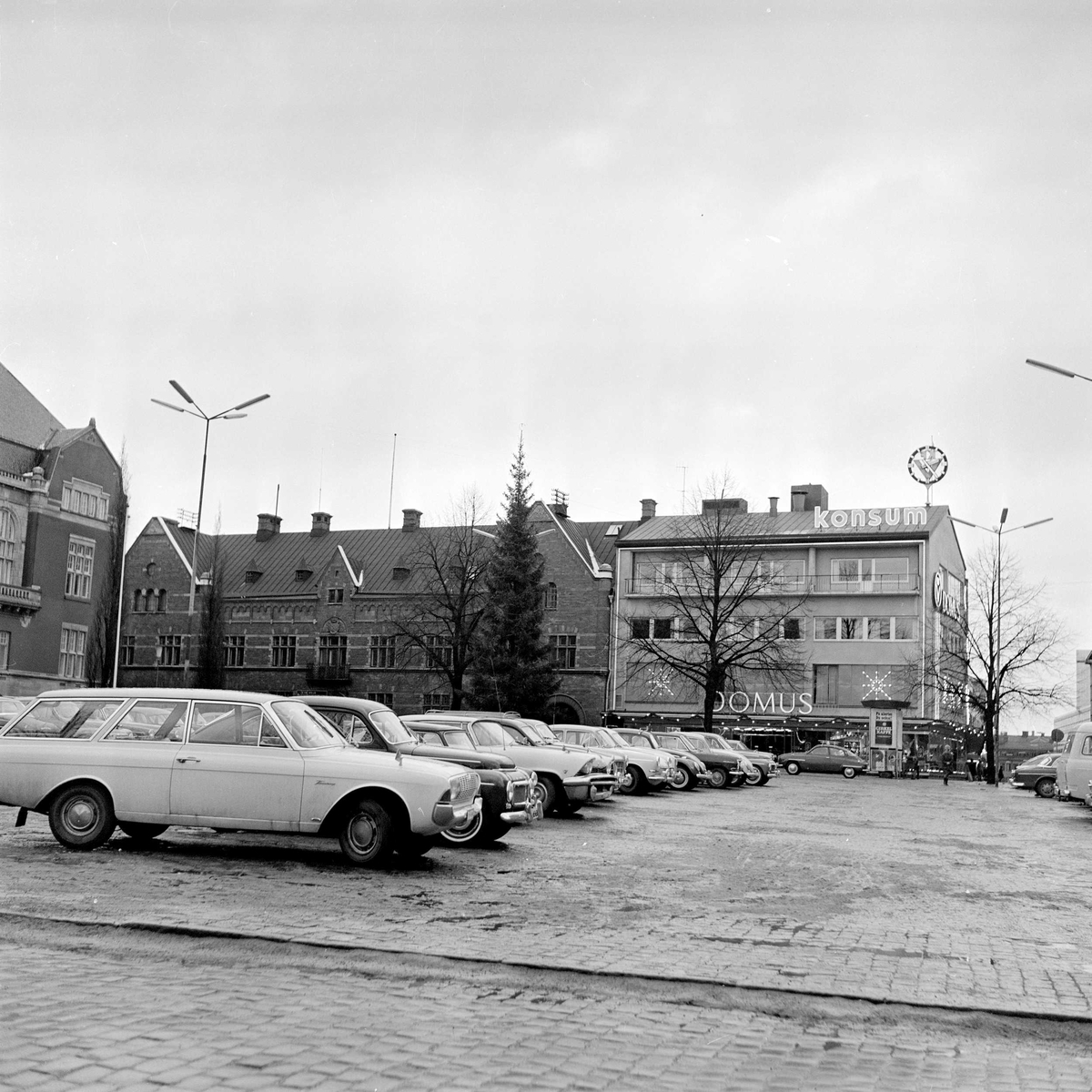 Gemensam polis- och brandstation (år 1901 - 1961) samt Domus från sydväst 