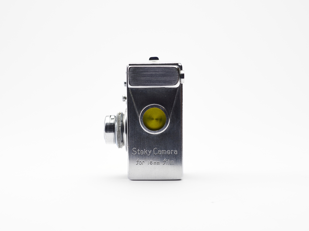 Steky er et subminiatyrkamera fra den japanske kameraprodusenten Riken Optical, produsert i 1947. Det tar 10x14mm eksponeringer på 16 mm film og har et utskiftbart Stekinar f3.5/25mm Anastigmat fast-fokus objektiv. Lukkertidene er 25, 50, 100.