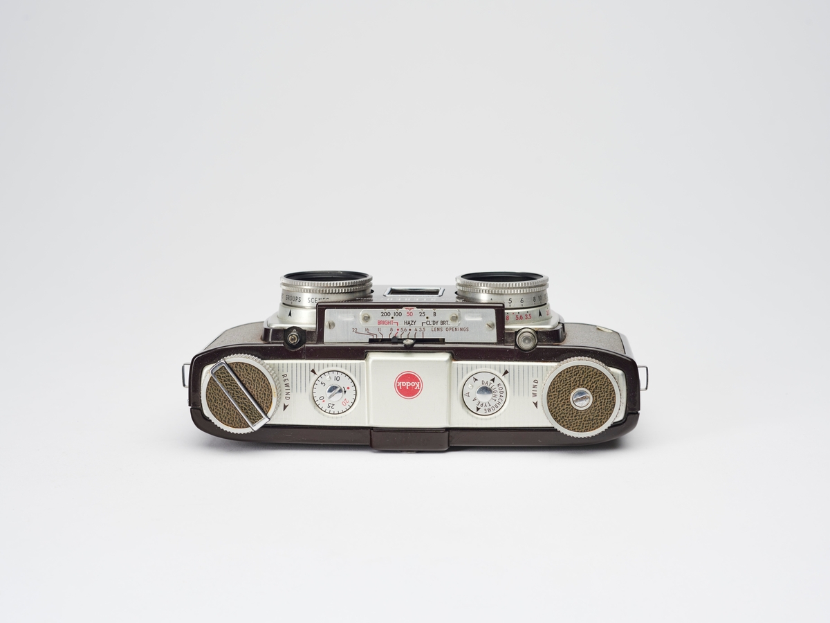 Kodak Stereo er et 35 mm stereokamera fra midten av 1950-tallet. Kameraet er designet av Arthur Hunt Crapsey, Jr (1919-1998)  for Eastman Kodak. Det er utstyrt med et vater i søkeren og to Kodak Anaston 35mm f:3.5 objektiver. 
Stereokameraene ga en svært populær form for bilder på slutten av 1800-tallet. Stereofotografi var med på å forme fotoindustrien. Folk ønsket å se mer av verden, og stereofotografiet gjorde det mulig å forestille seg at man var til stede i motivet, grunnet en optisk effekt som utnytter dybdesynet vårt. 
Et stereokamera har to objektiver med en avstand på litt over seks centimeter, omtrent samme avstand vi har mellom pupillene. En eksponering gir dermed to bilder av samme motiv. Når dette paret med fotografier blir montert, f.eks. på en papplate, og sett på gjennom en stereobetrakter, fremstår motivet som tredimensjonalt.