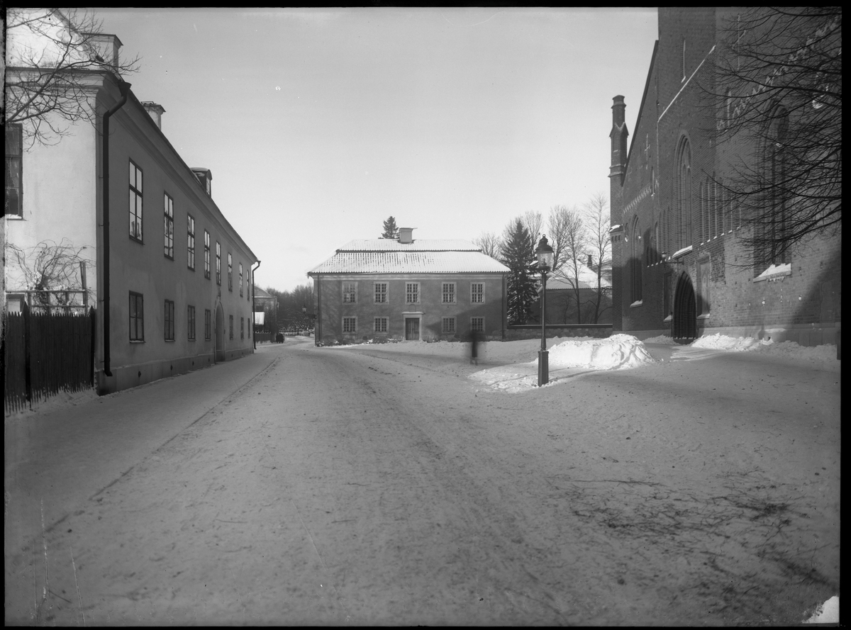 Västra Kyrkogatan med Domkyrkoplatsen, Västerås.