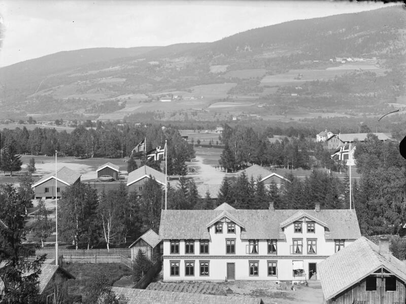 Grand Hotel, Jørstadmoen, Lillehammer, ca. 1900-20. Foto: Edvard Grønlien/Maihaugen. (Foto/Photo)