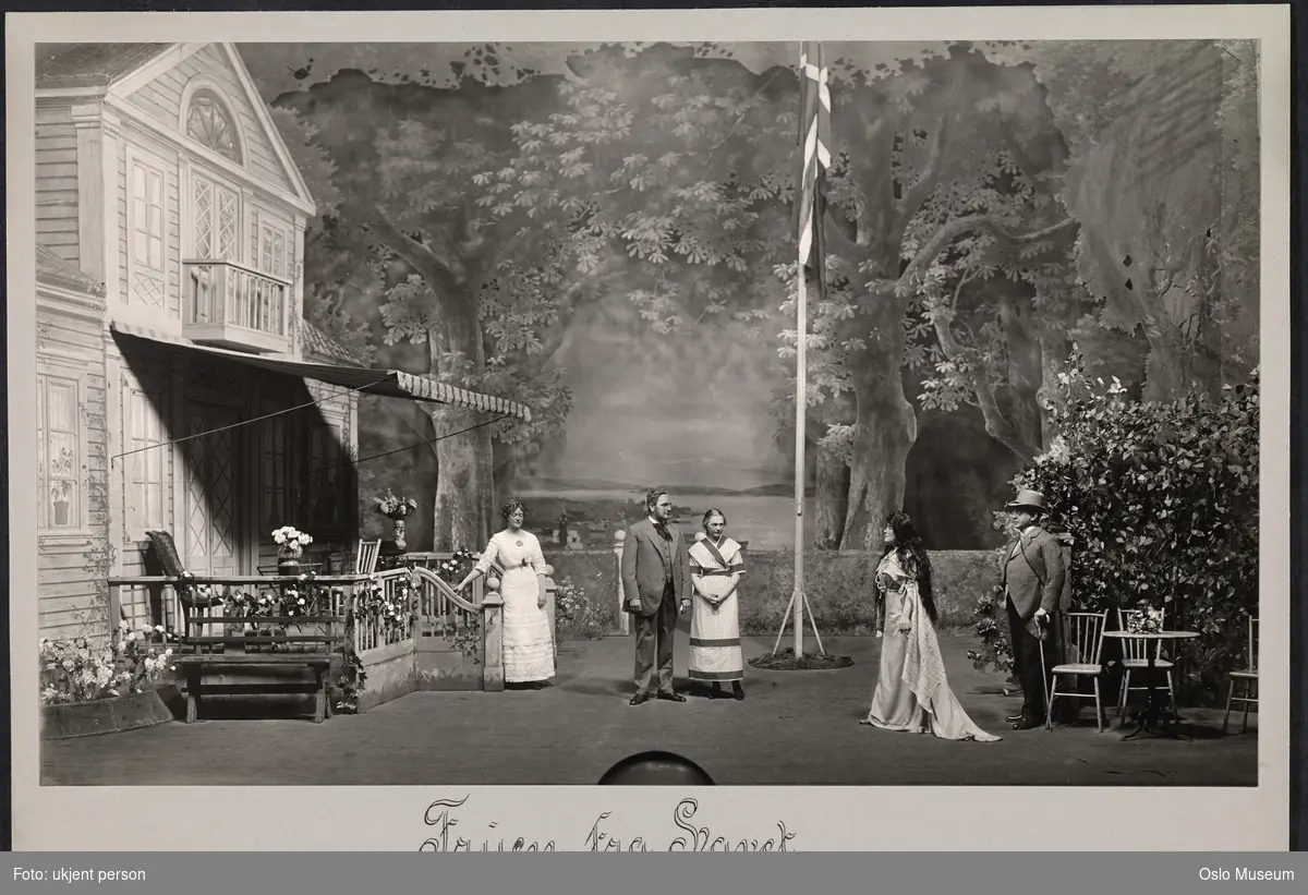 Nationaltheatret, forestilling, scenebilde, "Fruen fra havet" av Henrik Ibsen, menn, kvinner, skuespillere