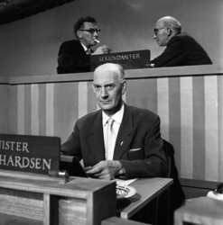 Einar Gerhardsen. Valgdebatt i radio og fjernsyn i valgkampe