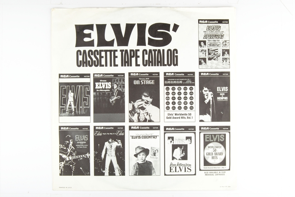 Forsiden på papirlommene viser ulike motiv fra albumav Elvis Presley